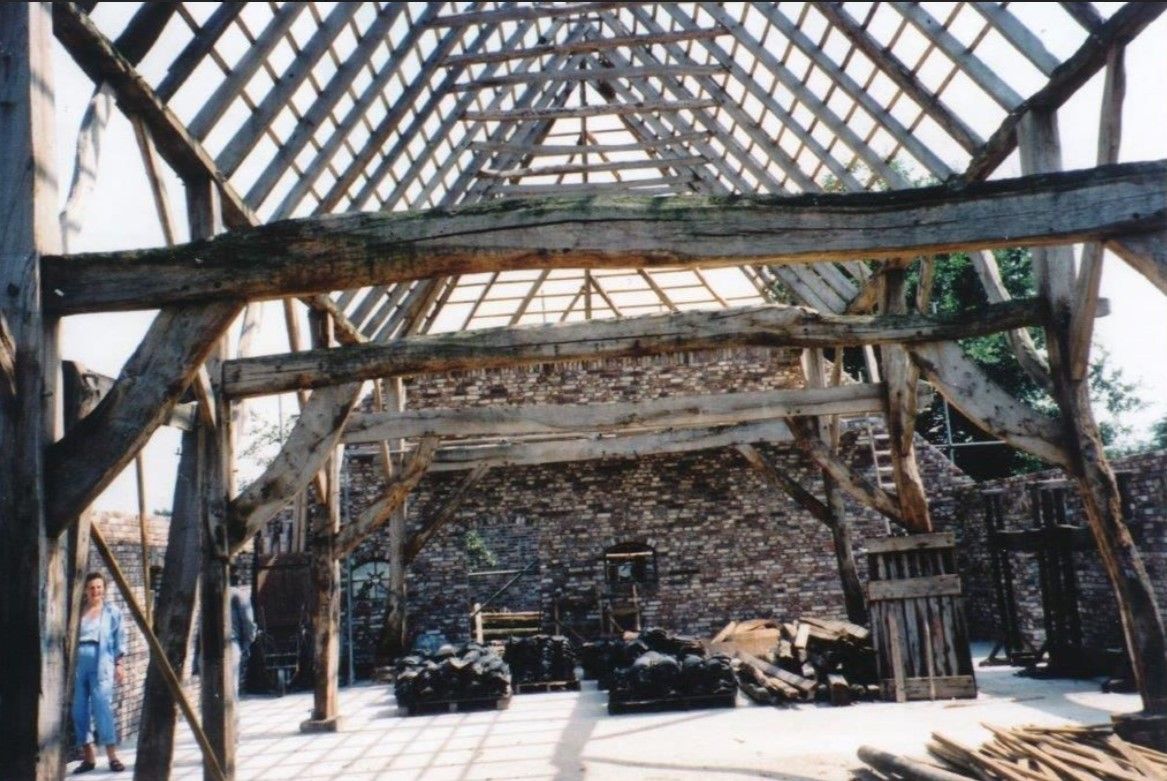 Een heel karwei! Bouw van de landbouwschuur 1993