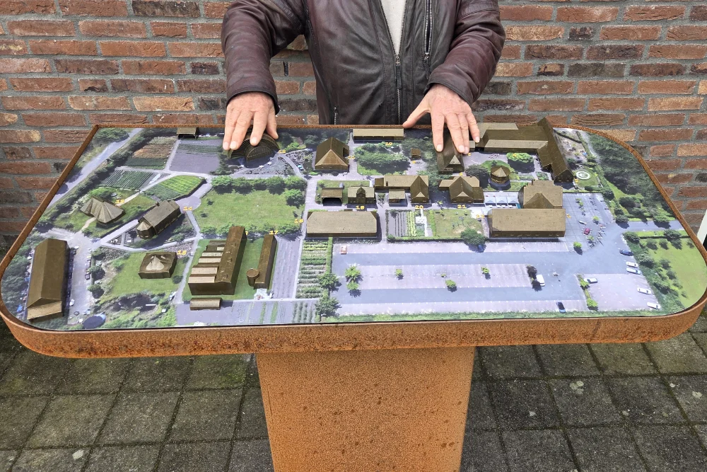 Maquette met tactiele plattegrond van De Locht